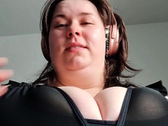 Amateur brunette ariana marie solo toying