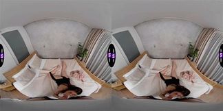 Lola Desire Seduces Her Online Date With A Sloppy Blowjob In Bed