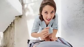 une fellation dans l escalier