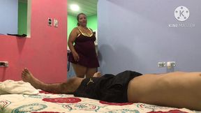 masdrastra pervertida espia asu hijastroy se lo folla