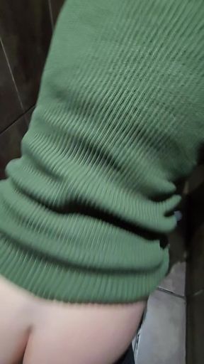 Massive and messy creampie in amateur milfs pussy