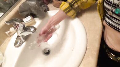 Glass dildo tease wrings cum from desperate cheating MILF