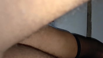 Flaquita golosa se come una verga de 25 cm