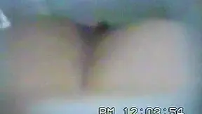 Chica Asiática Curiosa y Timida Jodiendo en el Baño