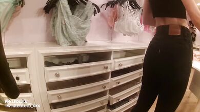 Baise publique en Paris, pipe et éjaculation - couple excité leolulu