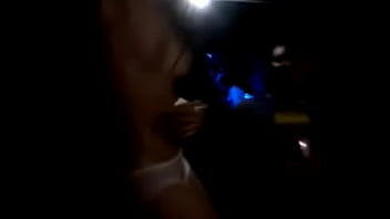 Hermosa se desnuda en discoteca en medellin