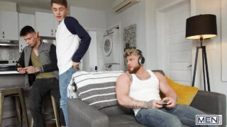 Bruce Huxley, Joey Mills en William Seed, grote lul die anaal geneukt wordt