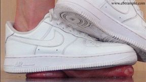 Ball Squeezing Climax under Nike AirForce 1 with Sara Alfaros (HD)