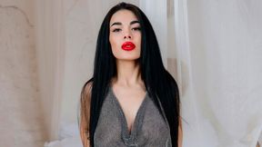 Awesome big-bottomed chick TinaQ shows off her naked body