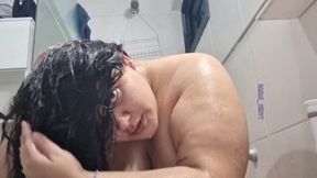 Washing my hair with shampoo and nourishing mask
