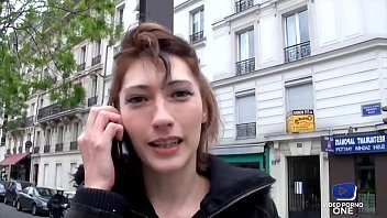 J&#039_ai crois&eacute_ Zara dans la rue, une nympho en manque qui va prendre ma bite