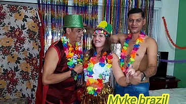 Carnaval 2026 com a gostosa loirinha do desejo ela adora dar o cu e pede porta na boca