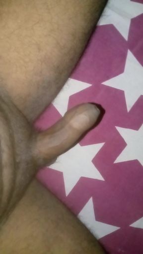 A hand job working at home by jerking the penis felt relaxed and mind fresh when cumshots came out.