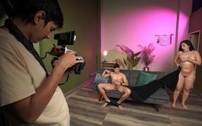 Behind the Scenes! Big Ass Stepmom Fucked After Leaving the Bathroom