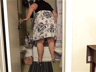 I’m intend to hurry up & cum down off this step ladder, so I don’t get caught & permeated, it’s nuts