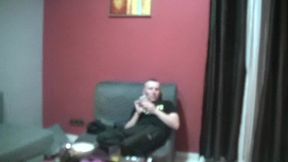 2242 tres beau mec barbu donne son cul en jockstrap a son potevoici mickael un...