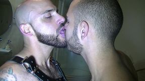 2242 tres beau mec barbu donne son cul en jockstrap a son potevoici mickael un...
