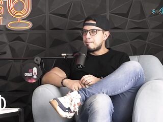 Karol Rosado me Enseña a Usar su Piercing Vaginal - Crispasquel
