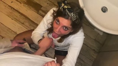 Blowjob in the restaurant toilet