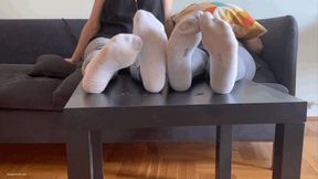 DIRTY WHITE SOCKS ROOMMATES WITH SMALL FEET - MP4