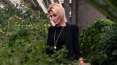 Anouk, 30 years old, a psychologist expert in cocks!