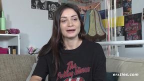 Italian MILF Valentina uses a magic wand to pleasure her shaved pussy in public