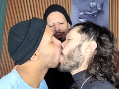 RJ MALE VIDEOS - Fantastic Kissing Orgy Between Hot Friends