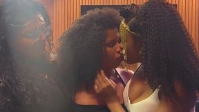 &ldquo_Quando o papo esquenta... elas n&atilde_o seguram nada&rdquo_