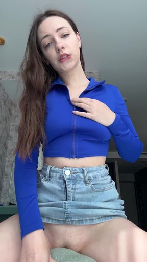 Solo amateur teen shows off her ass on OnlyFans