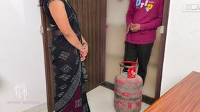 The soft gas delivery person handed over the in addition to the tank, where is the empty cylinder, I take it.