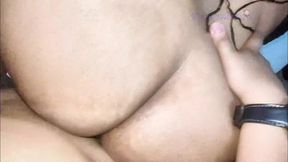 sexy milf tetona le gusta follar en el columpio sexual y lleno su culo de semen