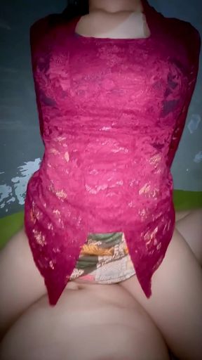 I can't handle seeing my friend's wife wearing a red kebaya   Clip 1