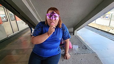 Sit on my face, eat my ass, make a popsicle with the cum and eat it in the subway