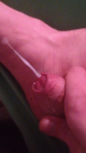 Hot cum on cold twink sole