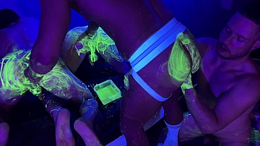 UV FISTING ORGY GROUP