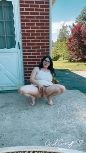 Pulling up my dress to show off my nude body before spraying piss everywhere!