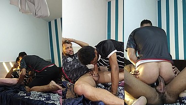 Perdi a aposta e liberei o cu pro negao