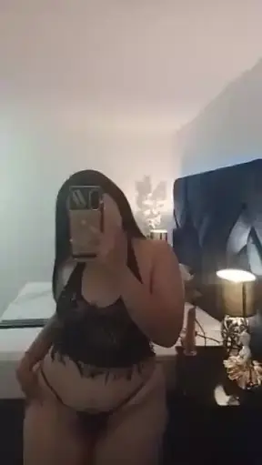 Feel my butt while I play with you 😏🍑