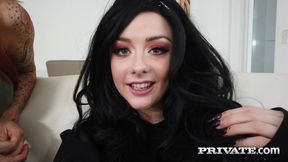 Webcammer Alessa Savage is ready for interracial