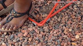 Thick Ebony Thighs N BBW Mature Feet with Plump Juicy Yellow Toes