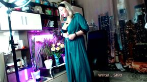 A mature whore, a webcam model, sucks her husband's dick after private sessions with strangers.!. (32)