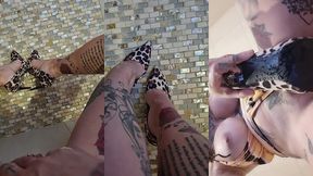 video uro sur mes chaussures ou je leche mon urine