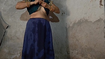 Indian beutiful very hot wife fucked bathroom