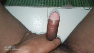 Video POV di giovani ragazzi asiatici adolescenti, con un grosso cazzo che viene scopato analmente