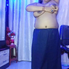 Hotgirl21 riyajibansalji or jaane_baharji model live perform her own sexy juisy boobs show.