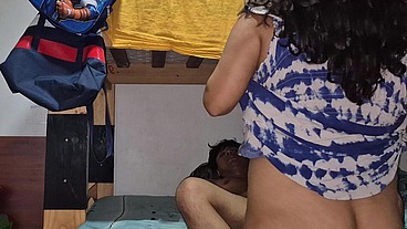 Mi hermanastra me dice que vayamos a hablar a un lugar mas privado pero terminamos follando porque vi esas grandes tetas naturales