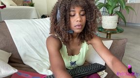 gamer hottie jenna foxx also loves playing with her dildo & pussy!