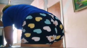 I like that he sees my big ass and masturbates watching