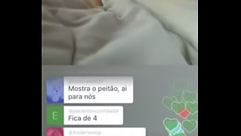 Gordinha se exibindo no Periscope ao vivo