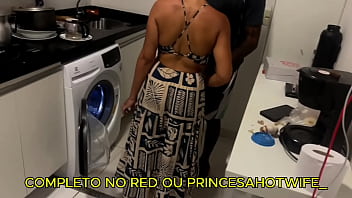 MORENA casada gostosa chamou o viznho para ajeitar a maquina e acabou dando pra ele enquanto o corno estava no boteco TEEN GIRLFRIEND COLLEGE YOUNG CUCKOLD HOTWIFE BRAZILIAN BRUNETTE SCHOLL LATINA BBC